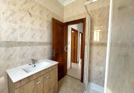 2-beds apartment in Zambujal for rent