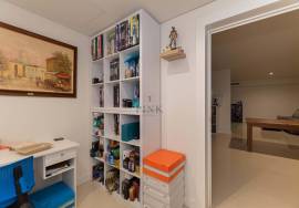 4 bedroom duplex apartment on Estrada Monumental 4 bedroom duplex apartment on Estrada Monumental