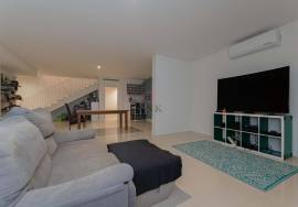 4 bedroom duplex apartment on Estrada Monumental 4 bedroom duplex apartment on Estrada Monumental