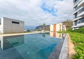 4 bedroom duplex apartment on Estrada Monumental 4 bedroom duplex apartment on Estrada Monumental