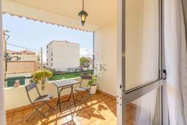 2 Bedroom Apartment in the center of Caniço – ready to move in