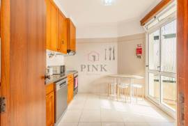 2 Bedroom Apartment in the center of Caniço – ready to move in