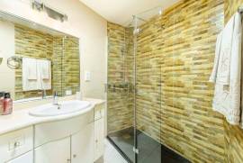 2 Bedroom Apartment in the center of Caniço – ready to move in