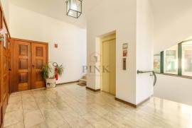 2 Bedroom Apartment in the center of Caniço – ready to move in