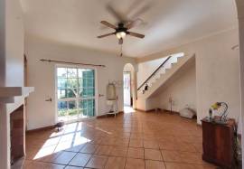 3 + 1 Bedroom villa for sale in Espiche