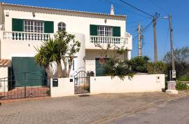 3 + 1 Bedroom villa for sale in Espiche