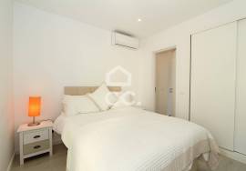 Renovated 3 Bedroom Apartment with Sea View Terrace, in Armação de Pêra