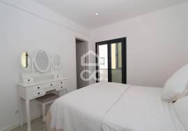 Renovated 3 Bedroom Apartment with Sea View Terrace, in Armação de Pêra
