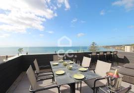 Renovated 3 Bedroom Apartment with Sea View Terrace, in Armação de Pêra