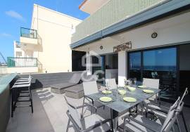 Renovated 3 Bedroom Apartment with Sea View Terrace, in Armação de Pêra
