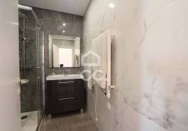 Renovated 3 Bedroom Apartment with Sea View Terrace, in Armação de Pêra