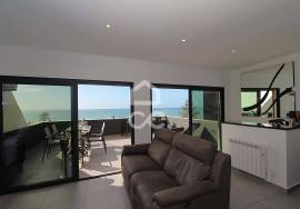 Renovated 3 Bedroom Apartment with Sea View Terrace, in Armação de Pêra