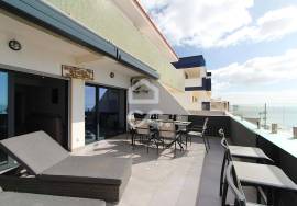 Renovated 3 Bedroom Apartment with Sea View Terrace, in Armação de Pêra