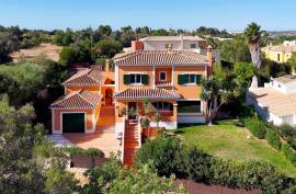 Detached house T4 (or T7) with AL in Montes de Alvor