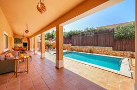 Detached house T4 (or T7) with AL in Montes de Alvor