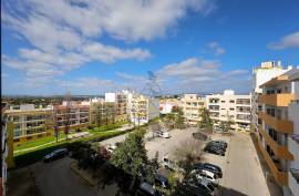 Spacious 3 bedroom apartment in a quiet residential urbanization - Portimão