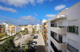 Spacious 3 bedroom apartment in a quiet residential urbanization - Portimão