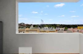 Spacious 3 bedroom apartment in a quiet residential urbanization - Portimão