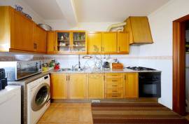 Spacious 3 bedroom apartment in a quiet residential urbanization - Portimão