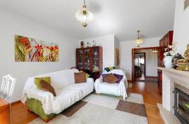 Spacious 3 bedroom apartment in a quiet residential urbanization - Portimão