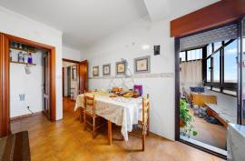 Spacious 3 bedroom apartment in a quiet residential urbanization - Portimão