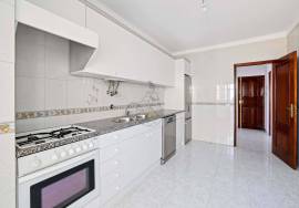 3 bedroom apartment for annual rental in Portimão