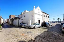 Strategic Commercial Point next to the Riverside Zone - Portimão