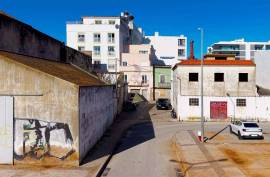 Strategic Commercial Point next to the Riverside Zone - Portimão