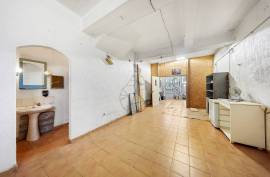 Annual Warehouse Rental in Portimão