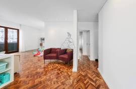 Refurbished 4 Bedroom Apartment in the Heart of Portimão