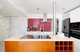 Refurbished 4 Bedroom Apartment in the Heart of Portimão