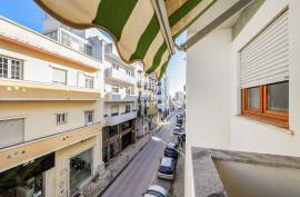 Refurbished 4 Bedroom Apartment in the Heart of Portimão