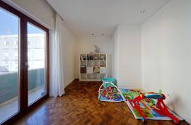 Refurbished 4 Bedroom Apartment in the Heart of Portimão