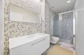 Refurbished 4 Bedroom Apartment in the Heart of Portimão