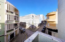 Refurbished 4 Bedroom Apartment in the Heart of Portimão