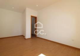 New 2 bedroom apartment, with private terrace, in the center of Vila do Avelar.