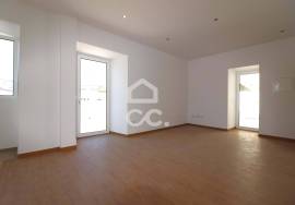 New 2 bedroom apartment, with private terrace, in the center of Vila do Avelar.