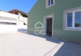 New 2 bedroom apartment, with private terrace, in the center of Vila do Avelar.