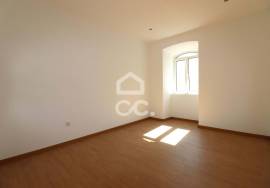 New 2 bedroom apartment, with private terrace, in the center of Vila do Avelar.