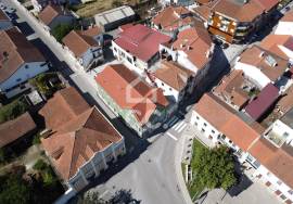 New 2 bedroom apartment, with private terrace, in the center of Vila do Avelar.