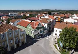 New 2 bedroom apartment, with private terrace, in the center of Vila do Avelar.