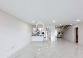 New 3 Bedroom Villa, Modern, with Natural Light and Strategic Location, with four fronts