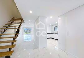 New 3 Bedroom Villa, Modern, with Natural Light and Strategic Location, with four fronts