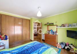 Semi-detached 4 bedroom villa with garden, barbecue and double garage