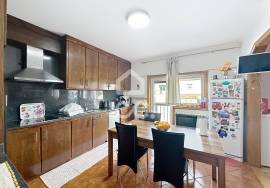 Semi-detached 4 bedroom villa with garden, barbecue and double garage