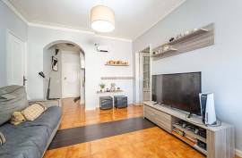 1 bedroom apartment very well located 10 minutes walk from Forum Maia metro station