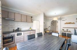 1 bedroom apartment very well located 10 minutes walk from Forum Maia metro station