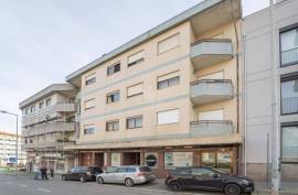 1 bedroom apartment very well located 10 minutes walk from Forum Maia metro station