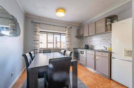 1 bedroom apartment very well located 10 minutes walk from Forum Maia metro station