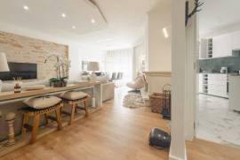 Apartamento T2 Renovado em Massamá